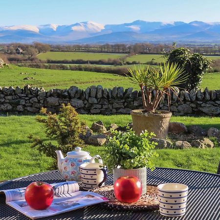 Villa Cosy Barn Dwyran Esterno foto
