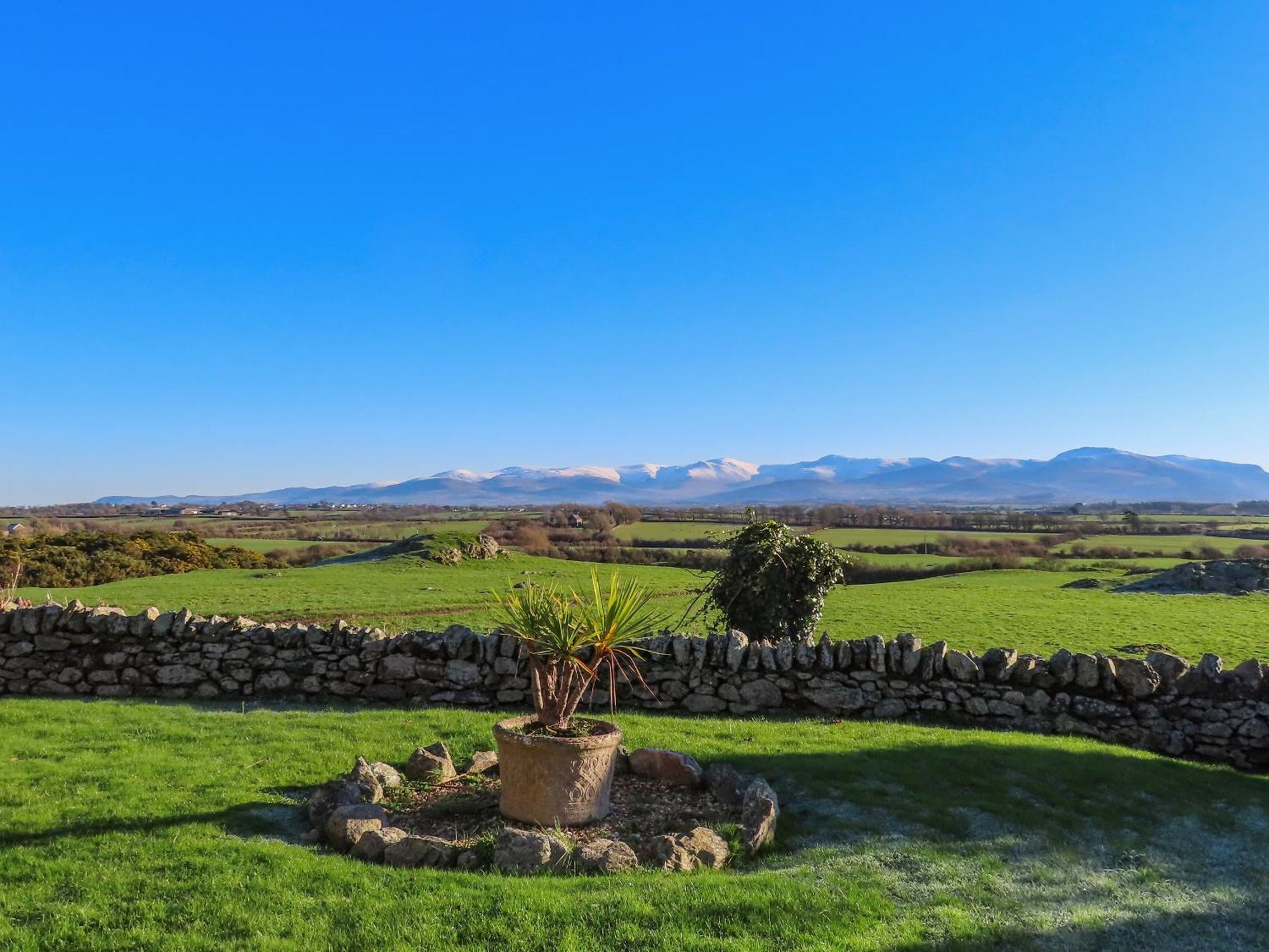 Villa Cosy Barn Dwyran Esterno foto